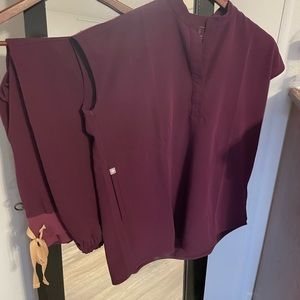 Wear Figs Scrub Set in Deep Purple - XS/MP